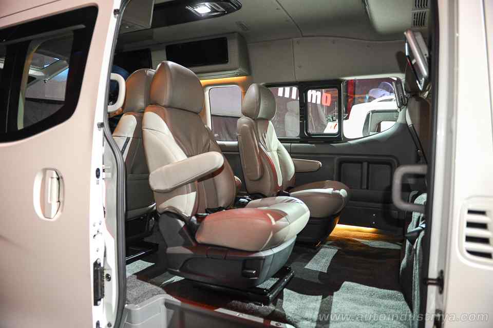 Nissan Urvan Premium S