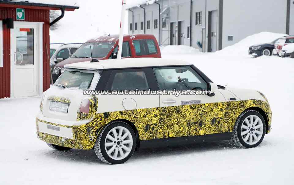 Spied: MINI Electric 