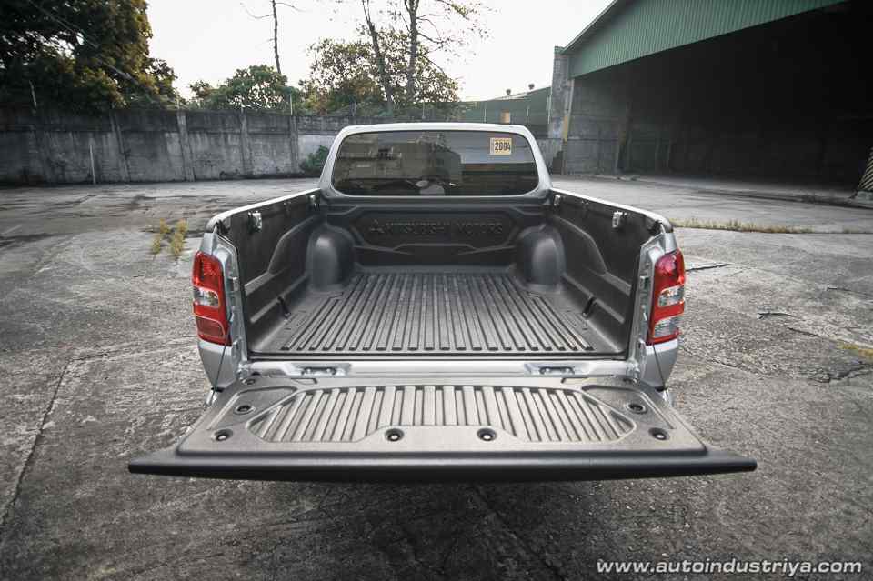 2017 Mitsubishi Strada GLS 2WD A/T