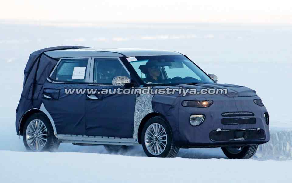 Spied: A first look at the next-generation Kia Soul