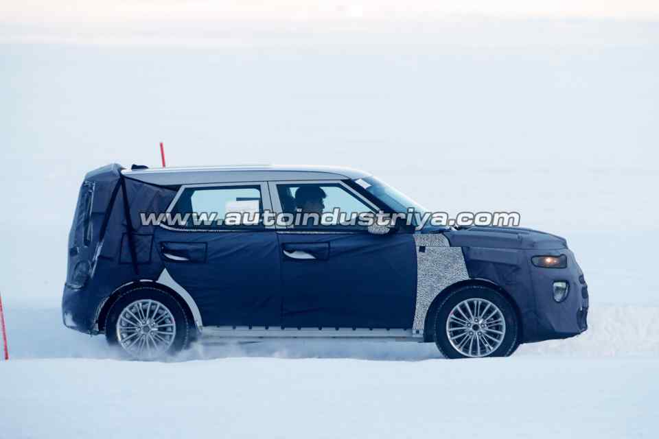 Spied: A first look at the next-generation Kia Soul