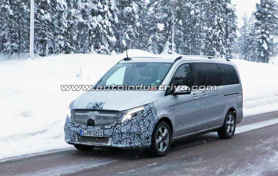 Spied: Mercedes-Benz V-Class 