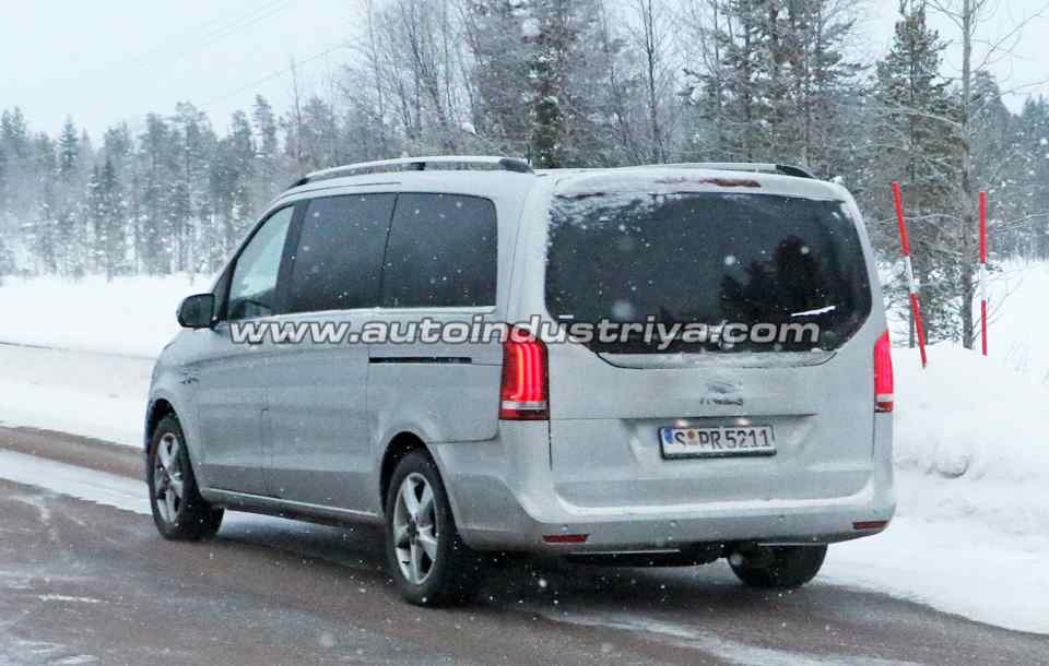 Spied: Mercedes-Benz V-Class 