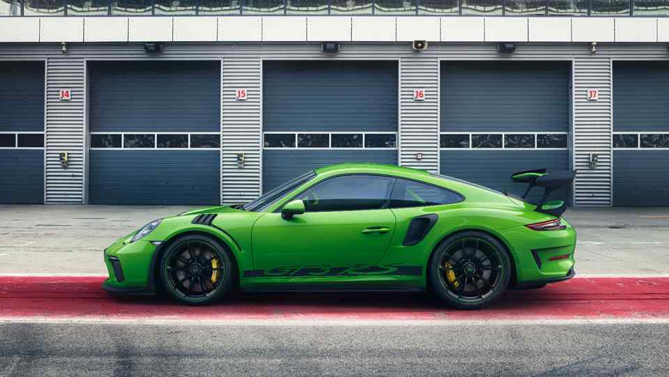 Track Ready: Meet the lighter, faster Porsche 911 GT3 RS
