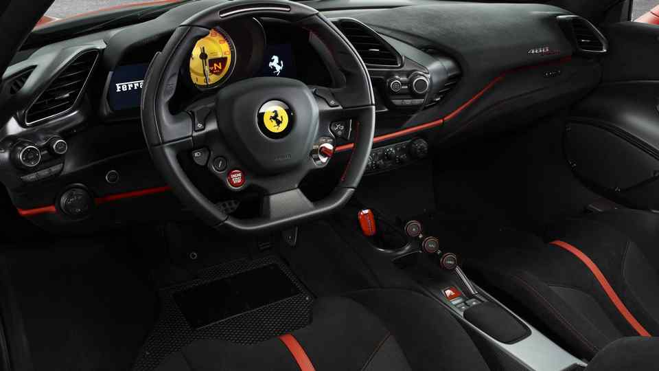No more leaks: Ferrari 488 Pista officially revealed