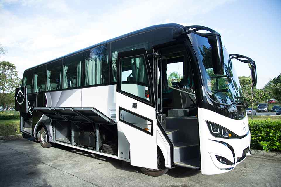 Mercedes-Benz OF 917 Midi Bus launched in the Philippines
