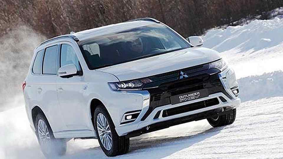 Mitsubishi upgrades Outlander PHEV with more power, fresh look