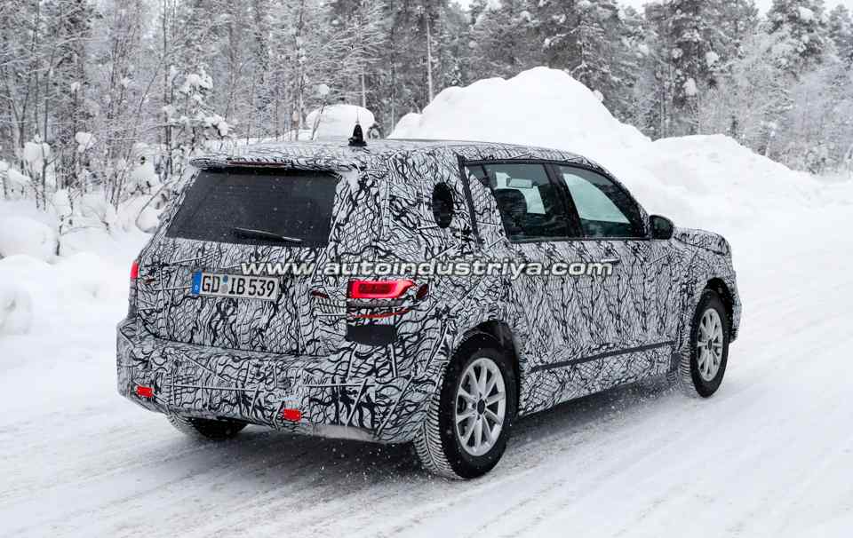 Spied: The boxy Mercedes GLB sports production lighting