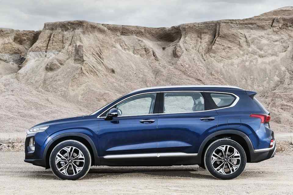 2019 Hyundai Santa Fe bares more details