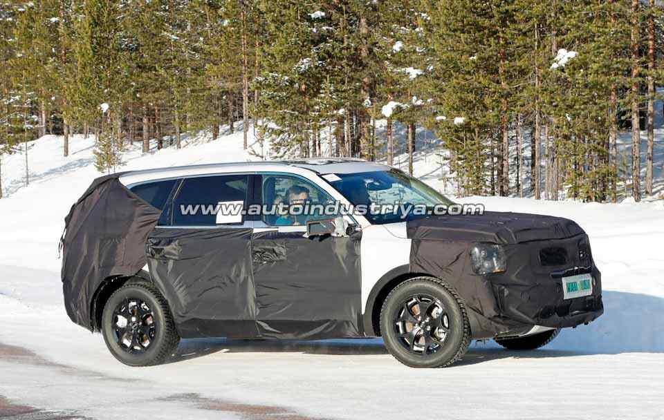 Spied: Kia Telluride