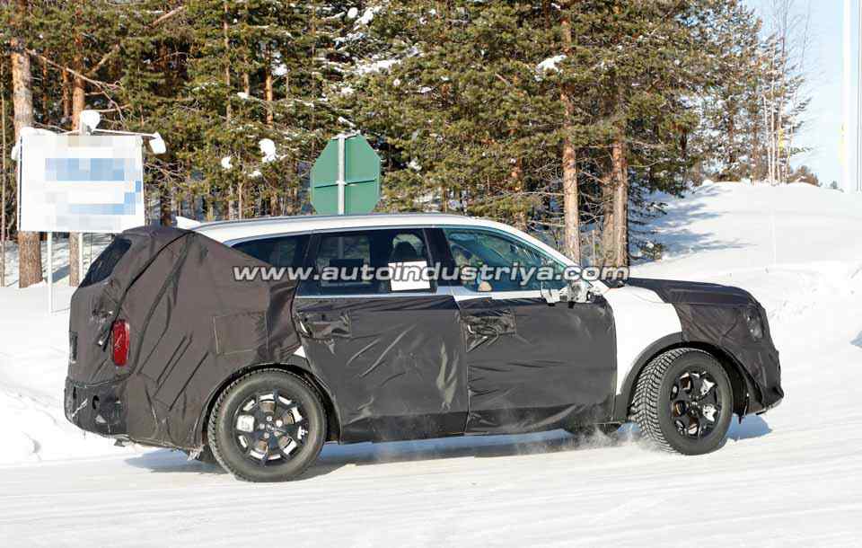 Spied: Kia Telluride