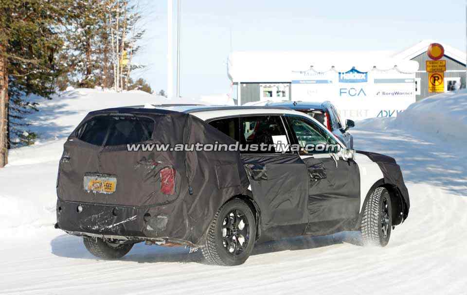 Spied: Kia Telluride