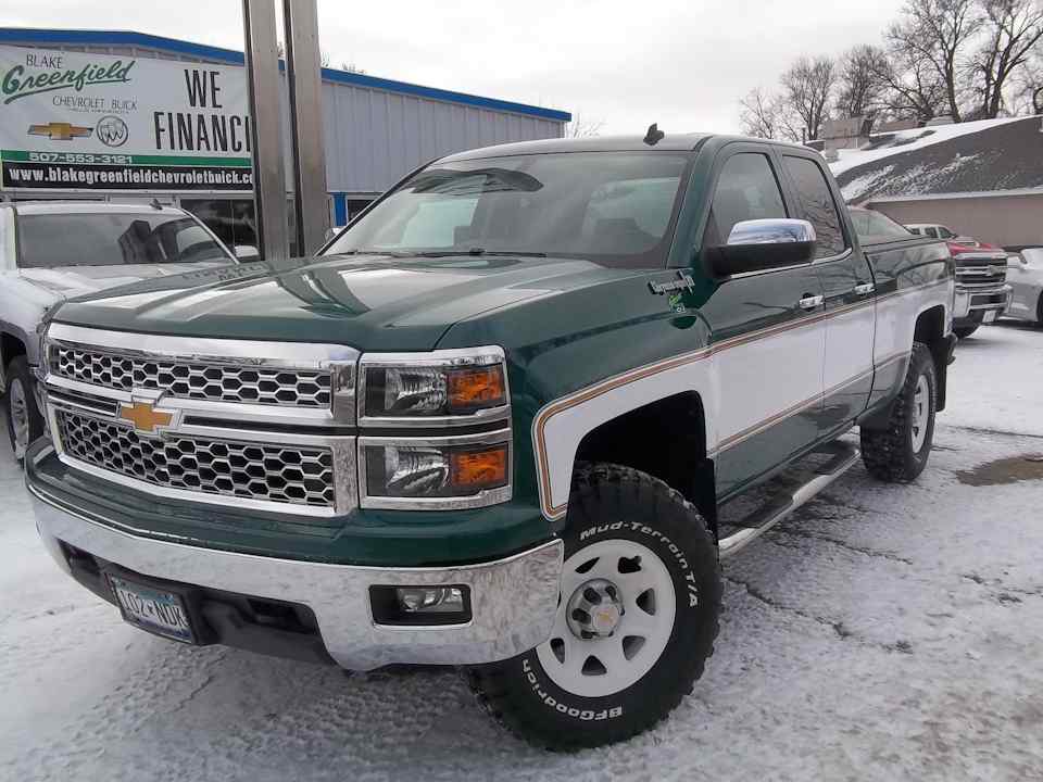 2018 Chevrolet Silverado Cheyenne Big 10 is a blast from the past