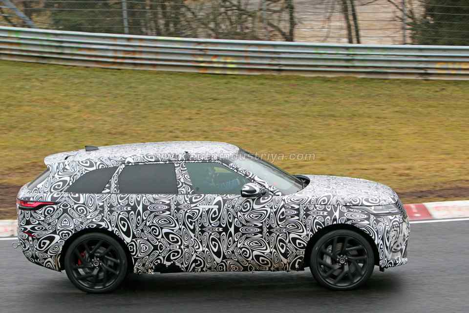 Spied: Range Rover Velar SVR