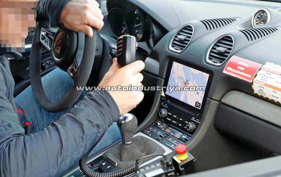 Spied: Porsche Boxster Spyder