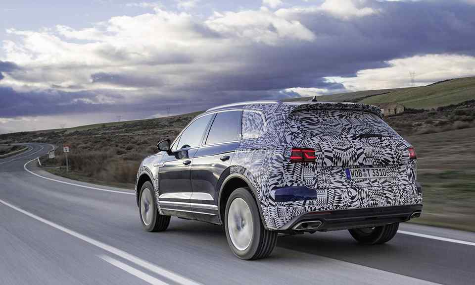 Volkswagen offers a glimpse of 2019 Touareg China debut