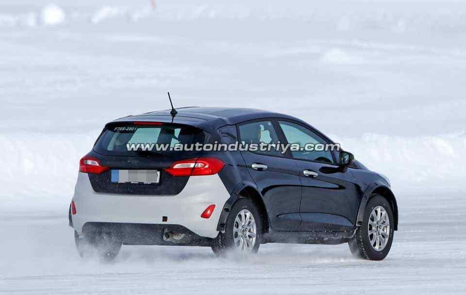 Spied: Ford Mini Bronco prototype 