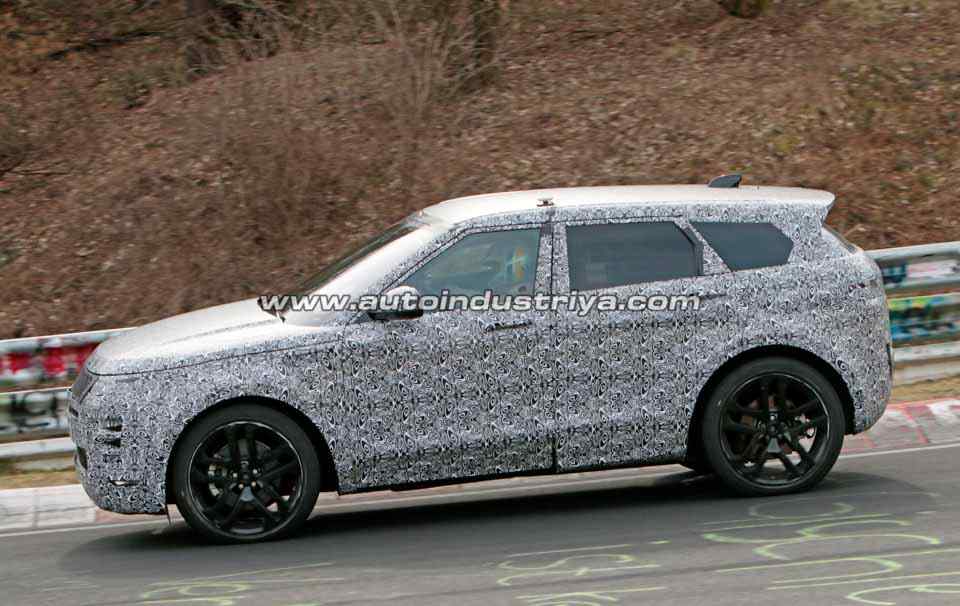 Spied: Land Rover Evoque