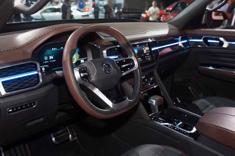 New York 2018: Volkswagen converts the Atlas into a pickup truck