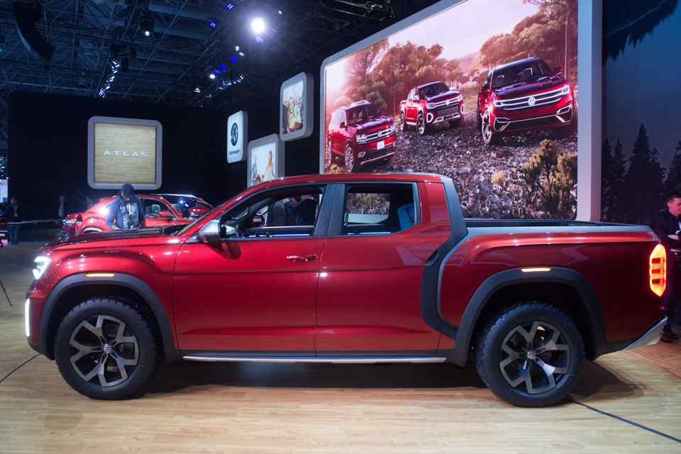 New York 2018: Volkswagen converts the Atlas into a pickup truck