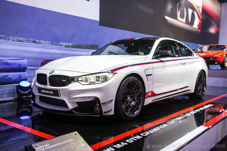 MIAS 2018: BMW celebrates past and present with M1 and M4 DTM