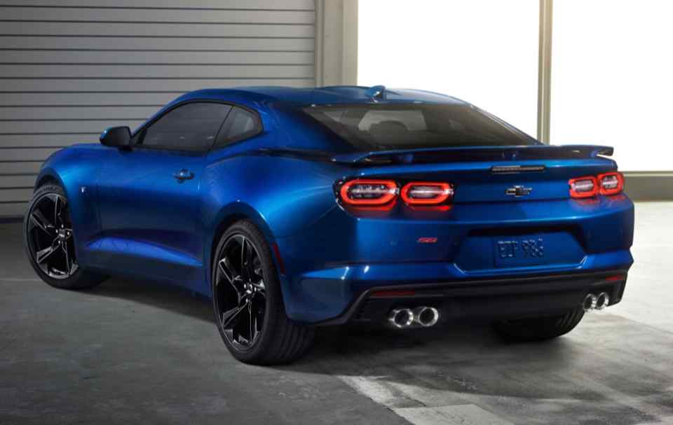 Chevrolet gives the Camaro a fresh face, better tech for 2019