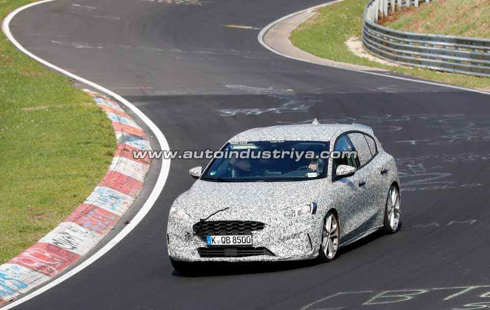 Spied: Ford Focus RS lives to see a new generation