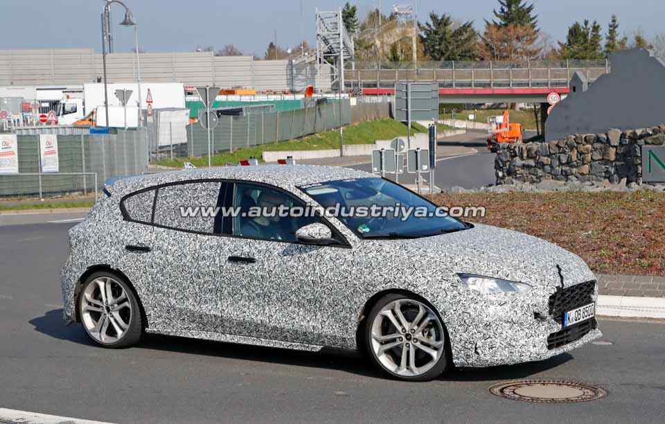 Spied: Ford Focus RS lives to see a new generation