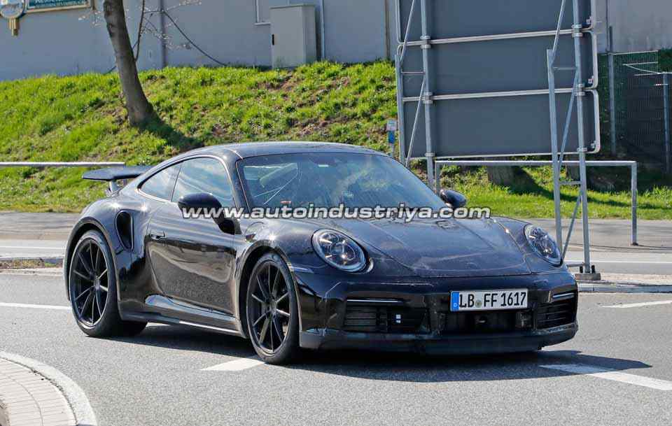 Spied: Porsche 911 Turbo 992
