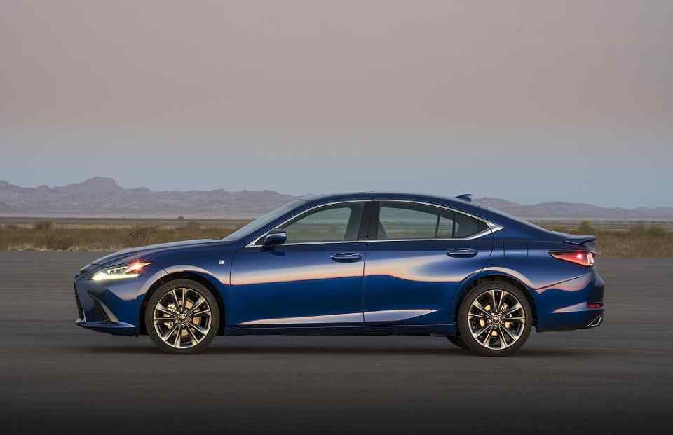 Lexus ES 2019