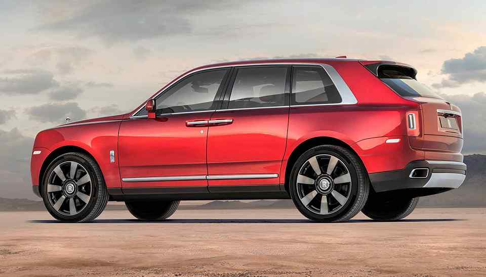 Rolls-Royce's new 2019 Cullinan is a $325,000+ luxury off-roader