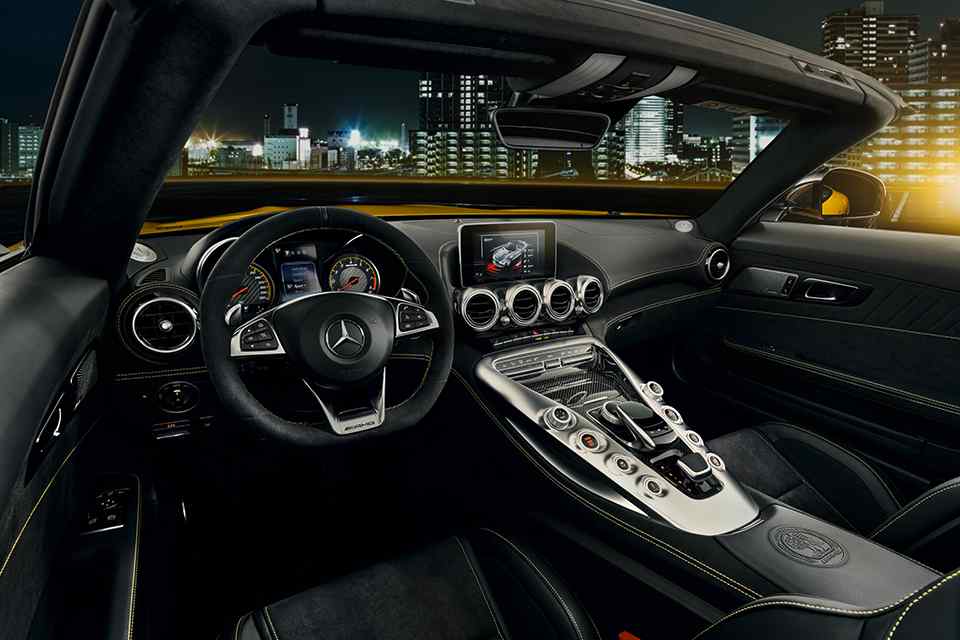 Mercedes-AMG GT S ditches roof for open sky