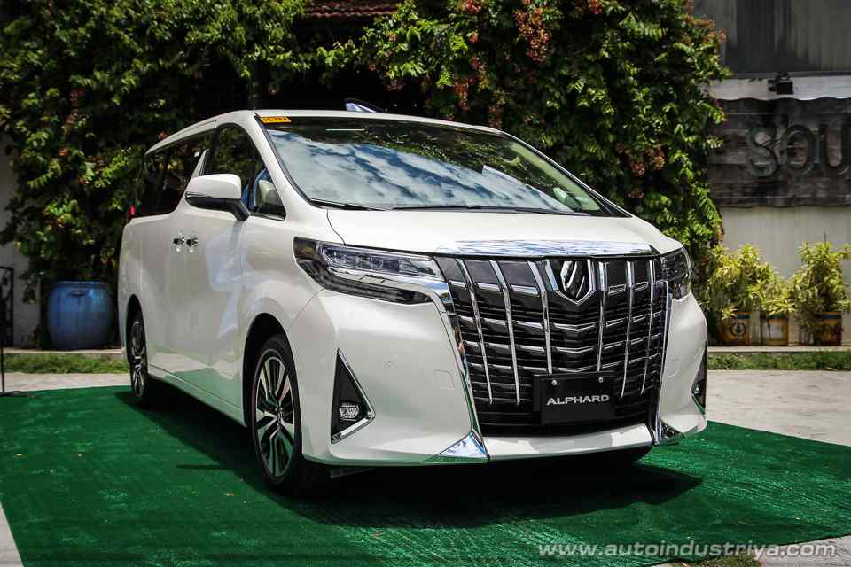 What does the Alphard's emblem mean?