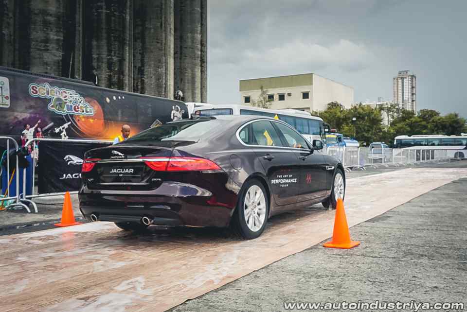 Jaguar, Land Rover pull out their big bag of cool tricks