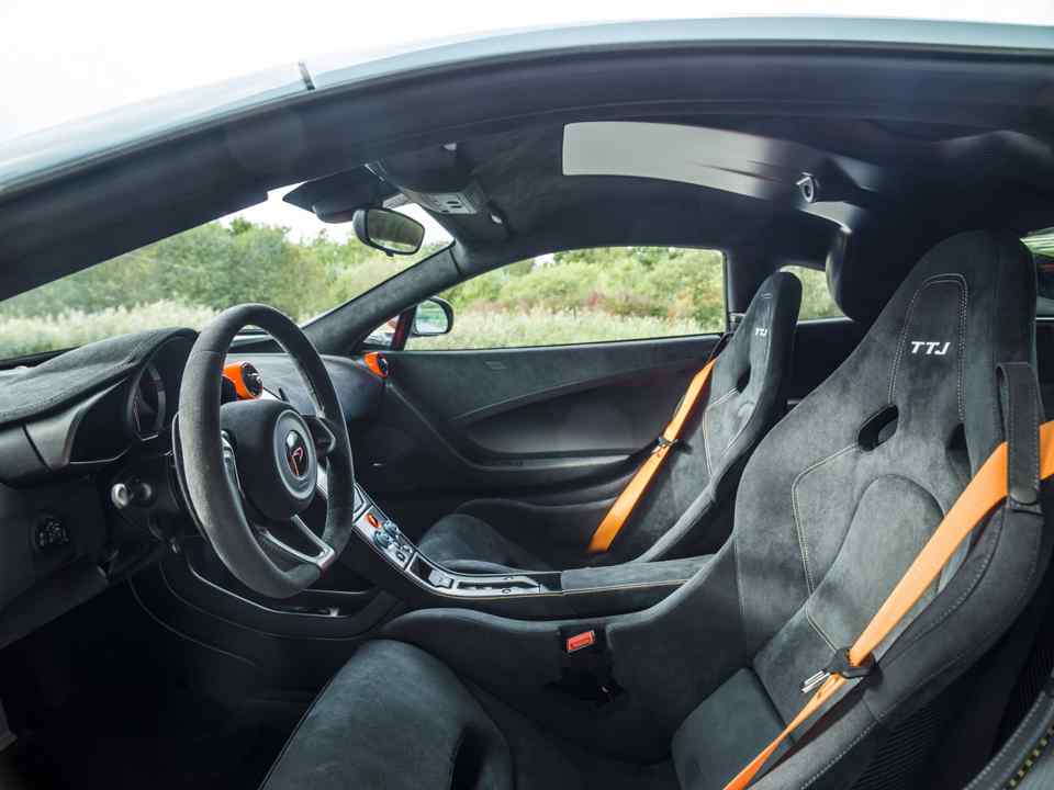 Unique McLaren 675LT wears the classic Gulf Racing livery