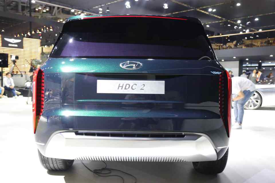 Mystery Hyundai full-sized crossover may now have a name