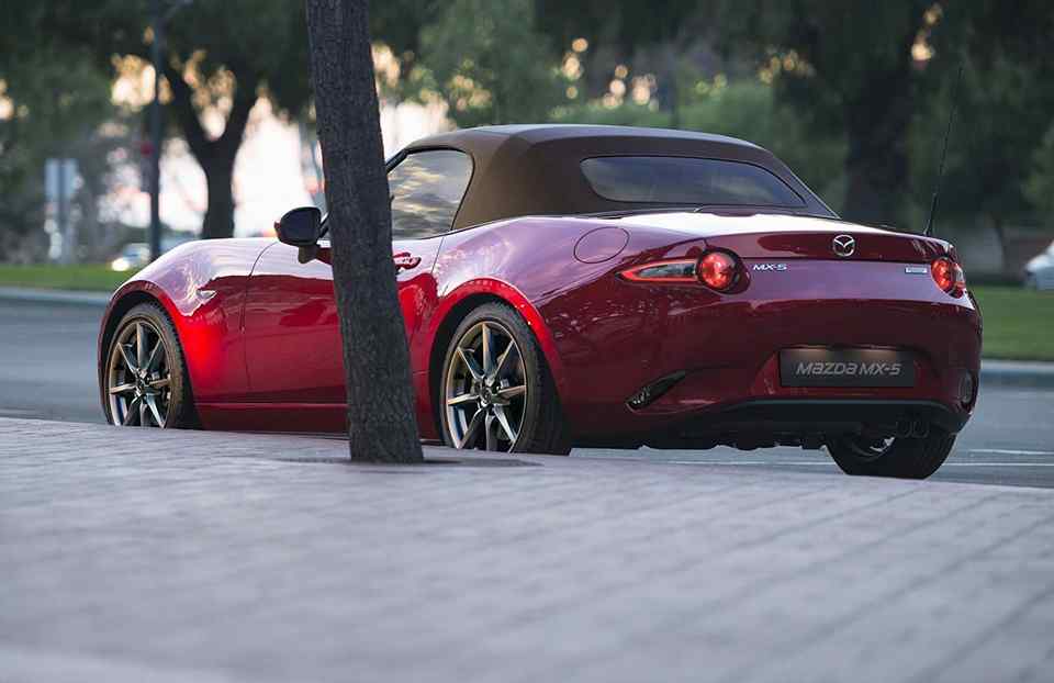 Mazda gives the MX-5 more horsepower, tech for 2019