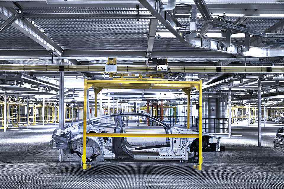 First batch of BMW 8 Series Coupe rolls out of the factory First batch of BMW 8 Series Coupe rolls out of the factory