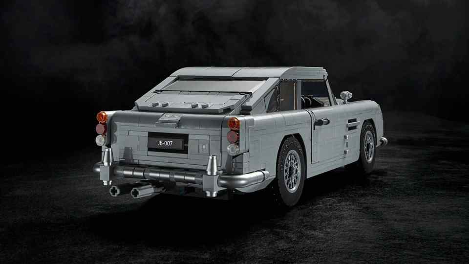 Lego James Bond's Aston Martin DB5 features a working ejector seat