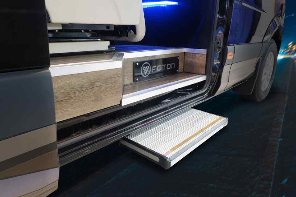 Relax in traffic with the 2018 Foton Toano Limousine Relax in traffic with the 2018 Foton Toano Limousine