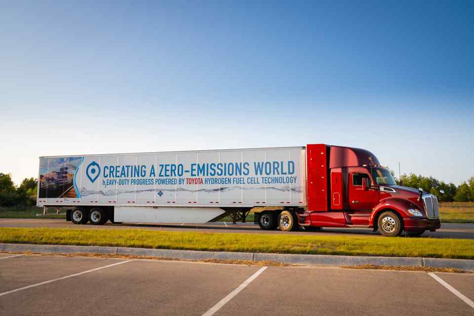 Toyota debuts next-gen fuel cell semi-truck with extended range
