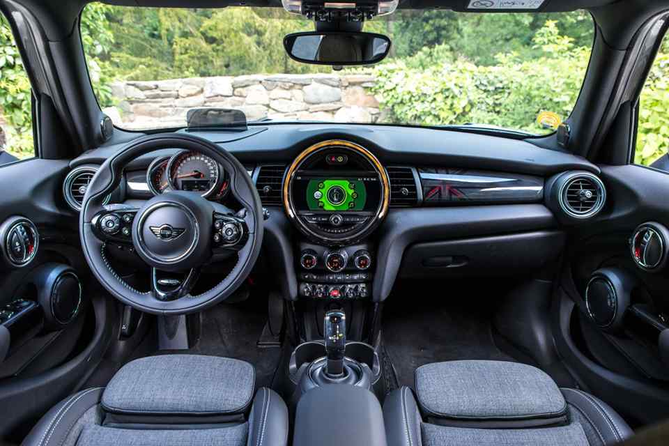Mini PH launches stylish, more high-tech 2019 Mini Cooper range