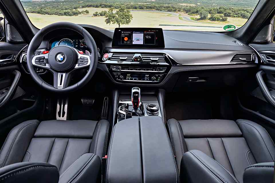 BMW M5 Competition flexes 625 horsepower of turbocharged muscle
