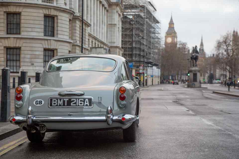 Aston Martin to recreate DB5 from Goldfinger with functioning special effects