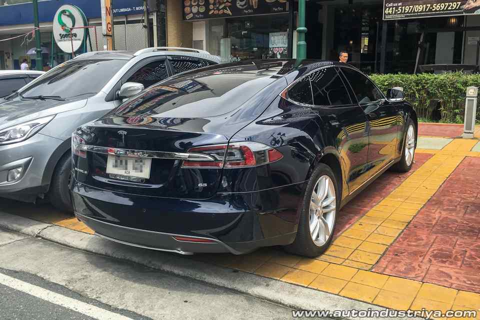 This Tesla Model S shows that an EV can somehow be registered in PH