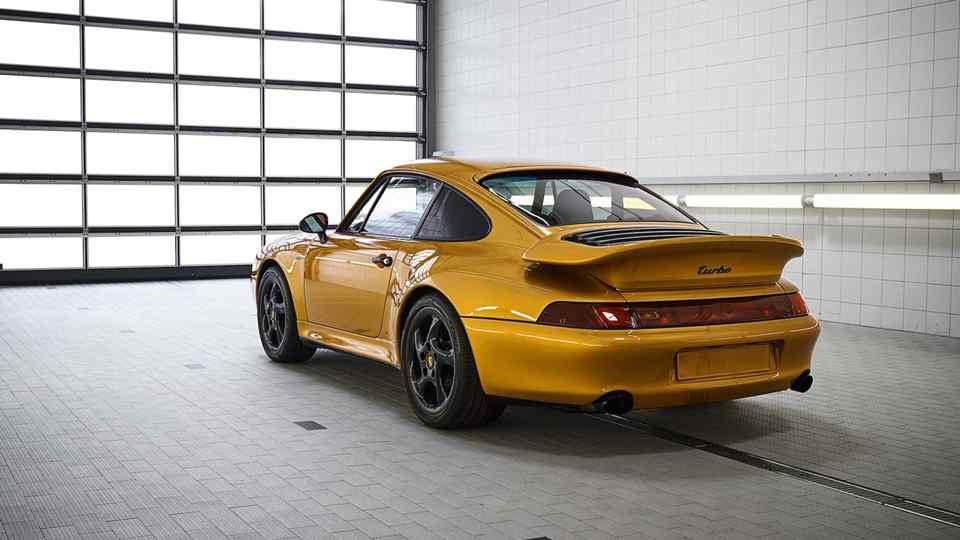 Porsche builds the very last air-cooled 911, auctions it off for charity