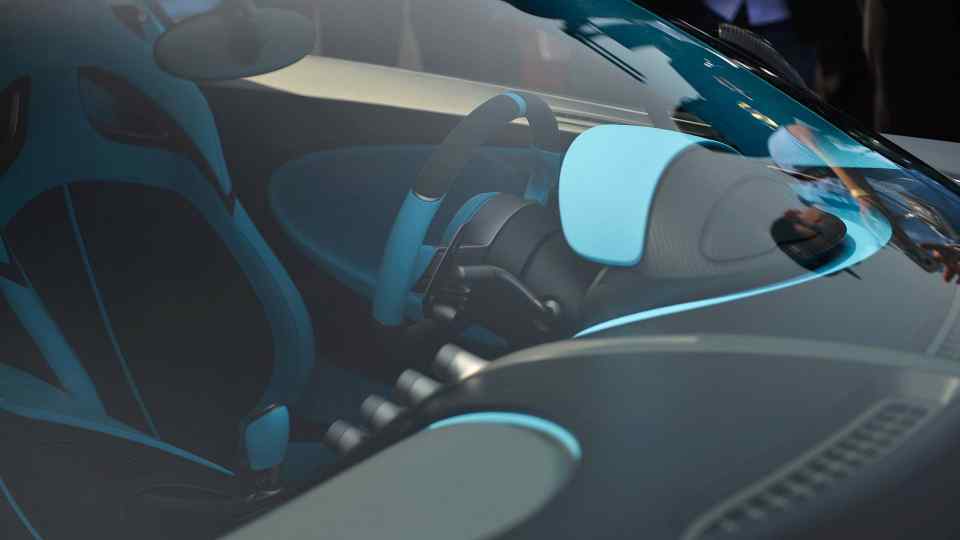 Bugatti Divo will make you 'Vive la France'