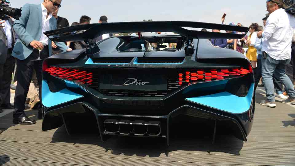 Bugatti Divo will make you 'Vive la France'