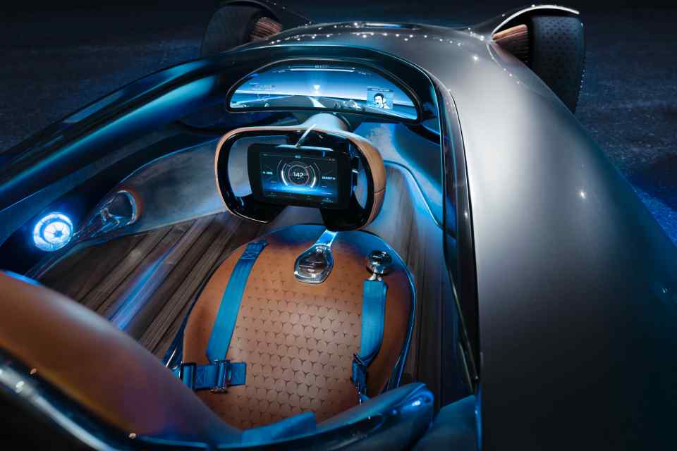 Mercedes-Benz Vision EQ Silver Arrow pays tribute to the glamorous 1930's