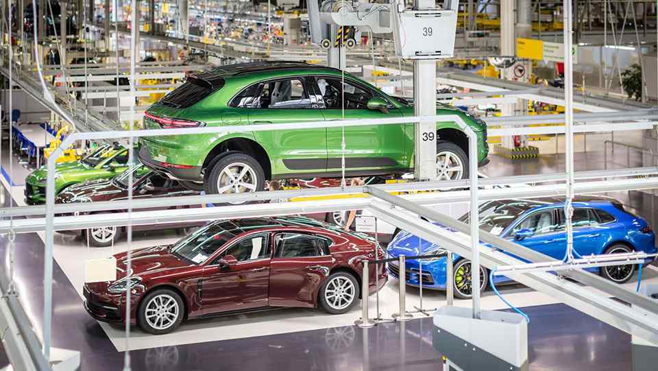 Production of 2019 Porsche Macan officially kicks off